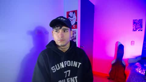 Snapshot of chriss_wg_ chatting on February 21, 7:09 am Christian Wang online show from February 21, 7:09 am