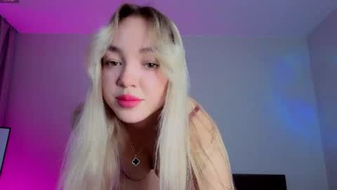 Snapshot of chrissberryy0 chatting on March 14, 3:34 am ChrissBerryy online show from March 14, 3:34 am