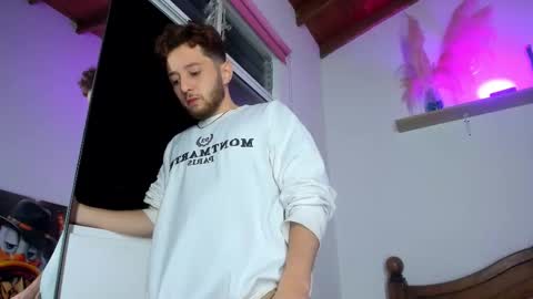 Snapshot of chrisstianford chatting on October 29, 8:16 am Hi dont forguet to follow me online show from October 29, 8:16 am