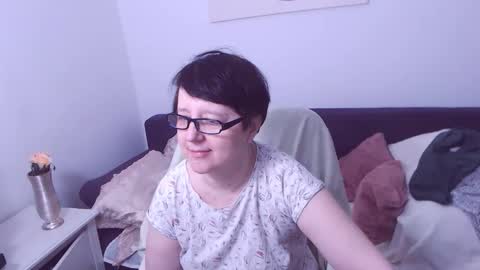 Snapshot of christarose chatting on April 24, 7:05 pm Christa online show from April 24, 7:05 pm