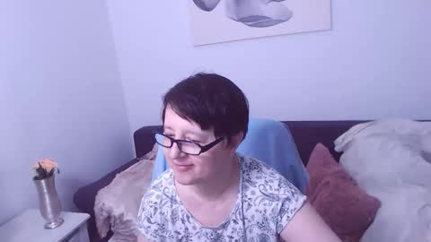 Snapshot of christarose chatting on April 25, 7:11 pm Christa online show from April 25, 7:11 pm