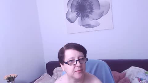 Snapshot of christarose chatting on April 26, 11:08 am Christa online show from April 26, 11:08 am