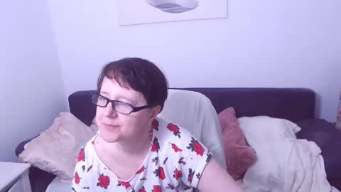 Snapshot of christarose chatting on May 3, 7:47 am Christa online show from May 3, 7:47 am
