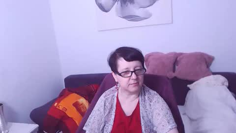 Snapshot of christarose chatting on May 18, 12:40 am Christa online show from May 18, 12:40 am