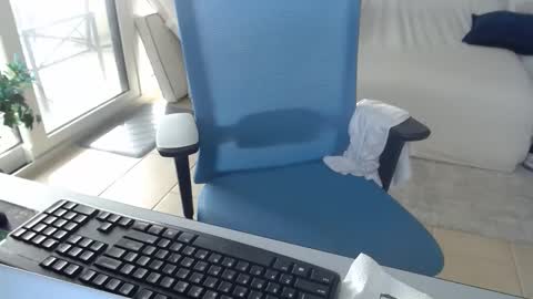 Snapshot of christiano1977 chatting on December 4, 6:49 pm Michael USA online show from December 4, 6:49 pm