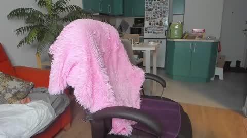 Snapshot of christina_hot chatting on December 14, 1:49 pm Chris online show from December 14, 1:49 pm