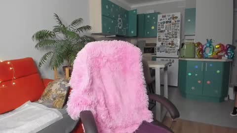 Snapshot of christina_hot chatting on January 12, 3:57 pm Chris online show from January 12, 3:57 pm