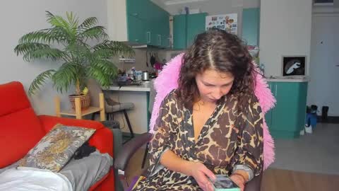 Snapshot of christina_hot chatting on February 13, 6:30 am Chris online show from February 13, 6:30 am