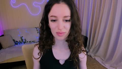 christinaconteeree online show from September 23, 1:36 pm