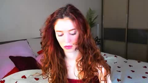 christinaconteeree online show from March 22, 4:16 am