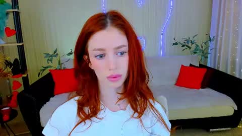 Snapshot of christinaconteeree chatting on July 7, 11:25 am christinaconteeree online show from July 7, 11:25 am