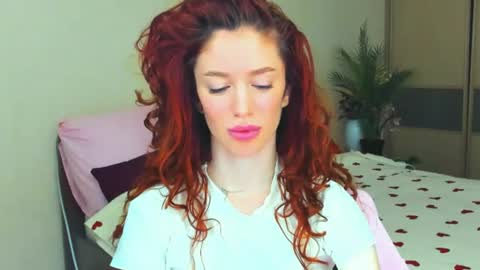 Snapshot of christinaconteeree chatting on July 18, 11:14 am christinaconteeree online show from July 18, 11:14 am