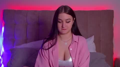 Christina online show from March 1, 6:32 pm