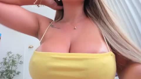 Hi im Christine online show from July 15, 4:07 am