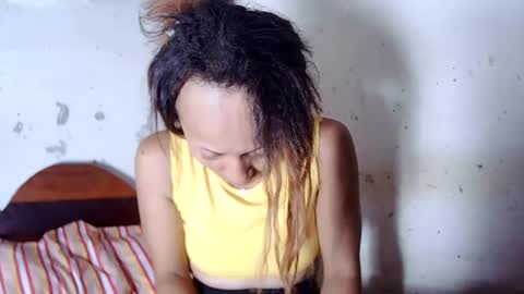 Snapshot of christine213 chatting on December 24, 8:05 pm christine213 online show from December 24, 8:05 pm
