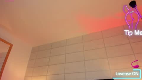 Christine  online show from September 30, 12:43 pm