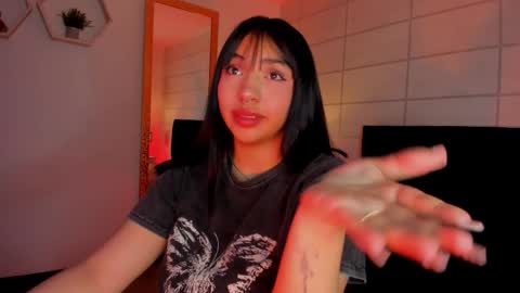 Christine  online show from February 6, 12:08 pm