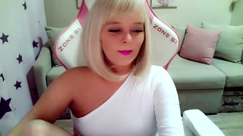 Snapshot of christirose chatting on January 26, 12:54 pm Christi online show from January 26, 12:54 pm