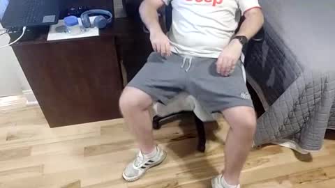 Snapshot of christopher232323 chatting on February 9, 6:22 am christopher232323 online show from February 9, 6:22 am