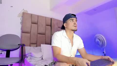 christopher online show from May 28, 7:11 pm