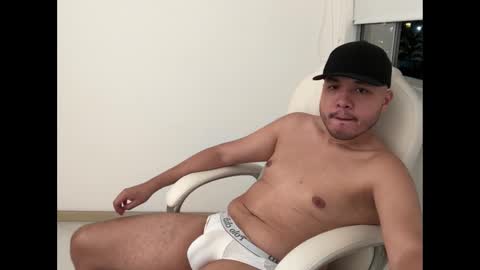 Chris online show from December 4, 4:21 am