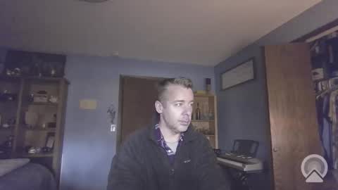 chrisw8121 online show from April 1, 4:15 pm