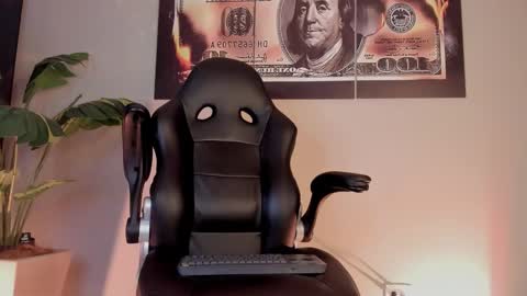 chrizmacgregor online show from February 3, 3:26 am