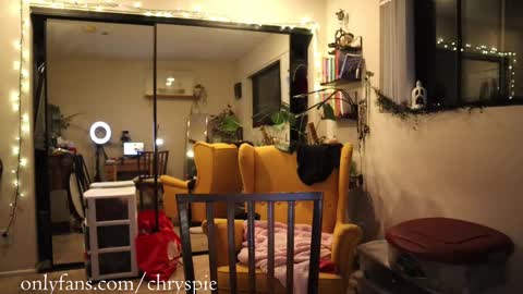 Chrys online show from October 4, 5:27 am