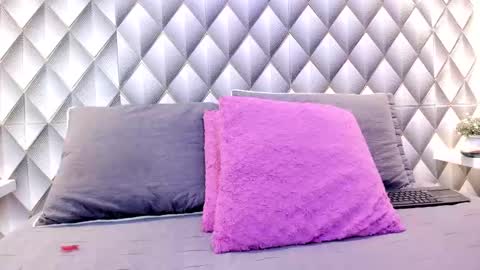 Snapshot of chrystal_golden chatting on February 27, 1:16 am Christal Golden online show from February 27, 1:16 am