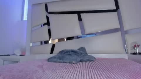 instagram chrystaljade.1 online show from February 14, 1:30 pm