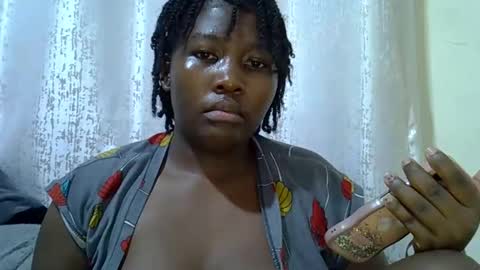 Snapshot of chubby_queenie07 chatting on March 22, 9:13 am DivaDee online show from March 22, 9:13 am