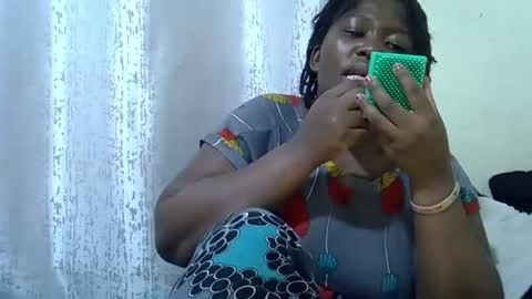 Snapshot of chubby_queenie07 chatting on March 25, 6:25 pm DivaDee online show from March 25, 6:25 pm