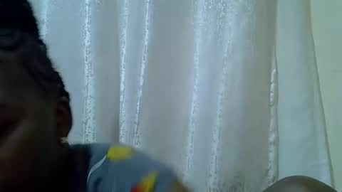 Snapshot of chubby_queenie07 chatting on May 14, 7:48 am DivaDee online show from May 14, 7:48 am