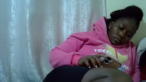 Snapshot of chubby_queenie07 chatting on May 18, 2:12 pm DivaDee online show from May 18, 2:12 pm