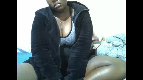 Snapshot of chubby_queenie07 chatting on May 29, 7:50 am DivaDee online show from May 29, 7:50 am