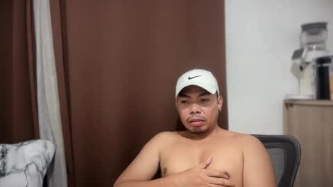 chubbybear_08 online show from March 4, 5:08 pm