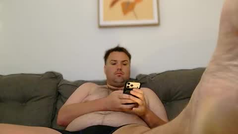 ChubbyGayManBigFeet online show from May 30, 10:01 am