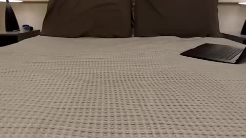 AstorYvr online show from March 18, 3:53 am