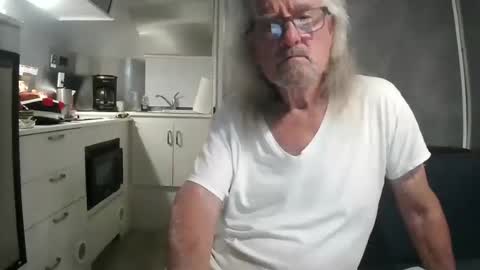 chuck3355257141 online show from July 2, 2:55 am