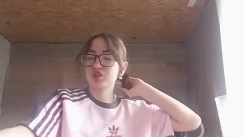 Snapshot of cicelyphaup chatting on June 19, 8:18 am Olivia online show from June 19, 8:18 am