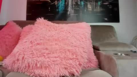 Snapshot of cielo_9 chatting on March 31, 12:05 pm Sara INSTAGRAM SARARENDON7798 online show from March 31, 12:05 pm