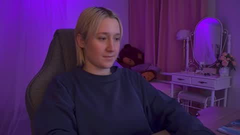 Cin Bellamy online show from January 12, 4:07 am