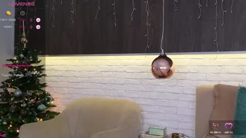 Snapshot of cindefucknrella chatting on December 17, 8:12 am Riya online show from December 17, 8:12 am
