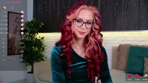 Snapshot of cindefucknrella chatting on January 4, 8:39 am Riya online show from January 4, 8:39 am
