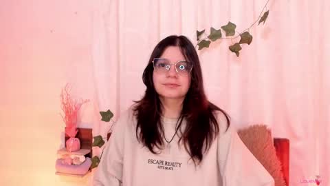 Snapshot of cinderella_lewis chatting on February 13, 4:28 pm Sofi Eva and Mey online show from February 13, 4:28 pm