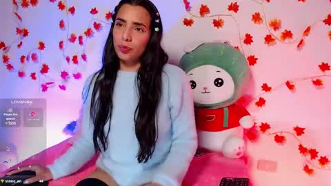 Snapshot of cinderella_lewis chatting on February 14, 8:10 am Sofi Eva and Mey online show from February 14, 8:10 am