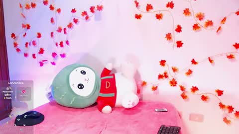 Snapshot of cinderella_lewis chatting on February 15, 8:22 am Sofi Eva and Mey online show from February 15, 8:22 am