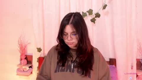 Snapshot of cinderella_lewis chatting on February 19, 8:20 pm Sofi Eva and Mey online show from February 19, 8:20 pm