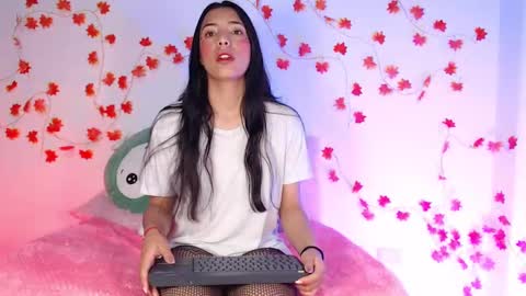 Snapshot of cinderella_lewis chatting on March 1, 8:13 am Sofi Eva and Mey online show from March 1, 8:13 am