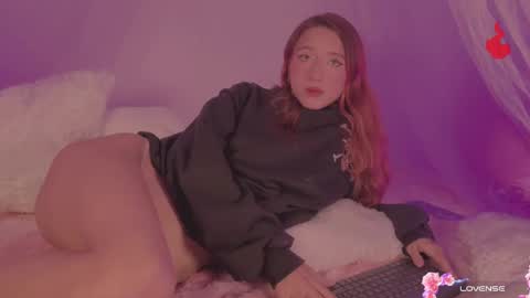 Snapshot of cinderella_lewis chatting on October 25, 10:15 pm Sofi Eva and Mey online show from October 25, 10:15 pm